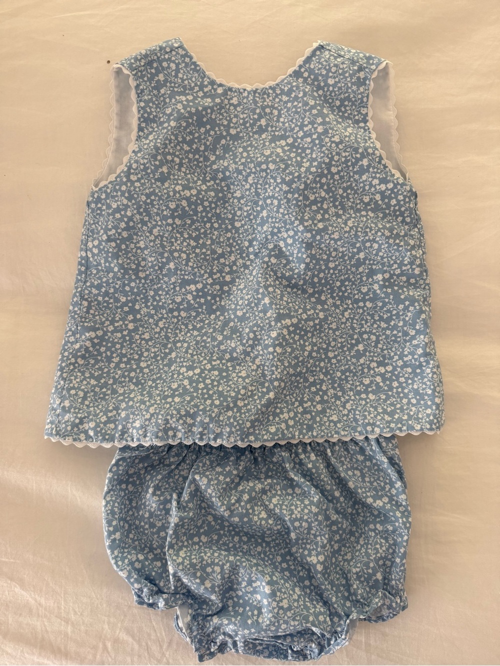 Nantucket Kids Blue Floral Girls Bloomer Set - Sleeveless Top & Bloomers. Size 3